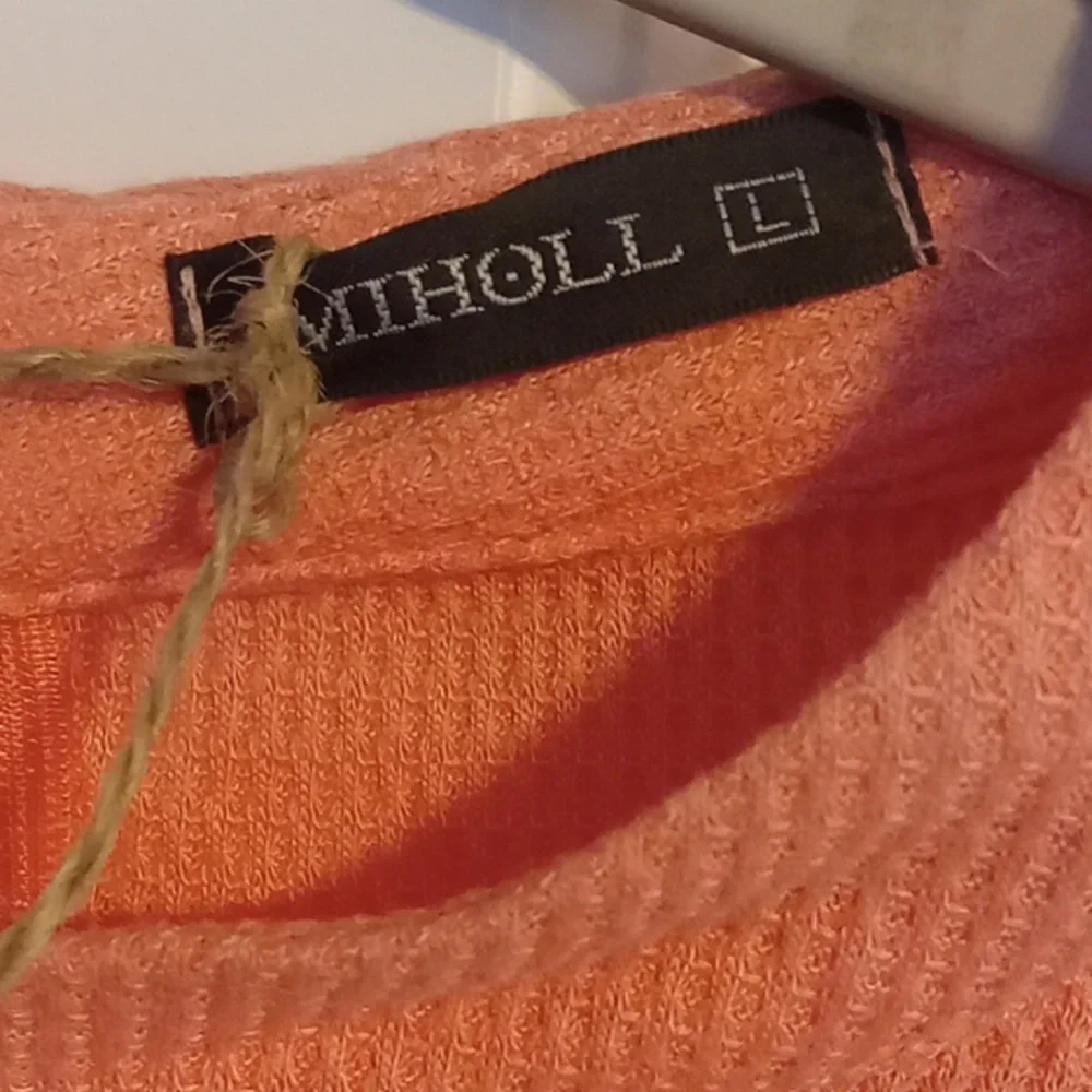 Elegant Lace Sleeve Women's Sweatshirt in Peach - Picture 3 of 5